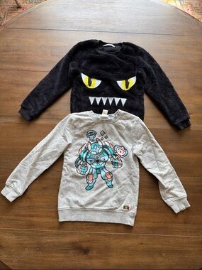 Two Size 6-8Y H&M long sleeve sweatshirts Toca Life x H&M robots fuzzy monster